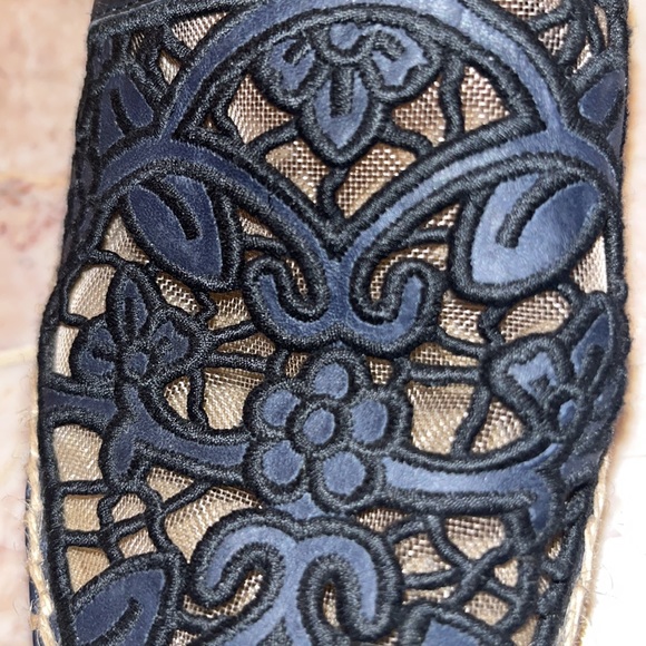Tory Burch Espadrilles Navy Blue Lace with Black Trim - Picture 6 of 6